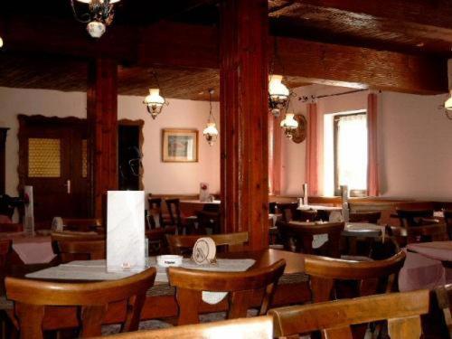 Hebertshausen Gasthaus Mooshaeusl מראה חיצוני תמונה