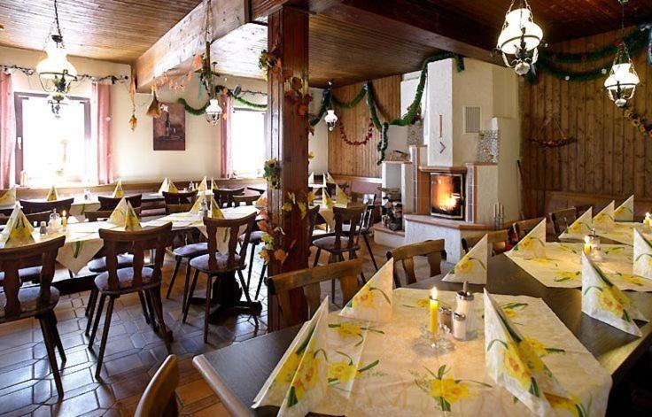 Hebertshausen Gasthaus Mooshaeusl מראה חיצוני תמונה